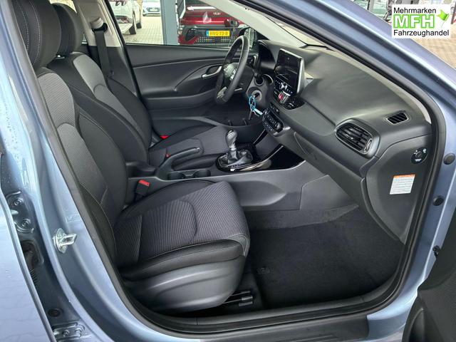 Hyundai i30 Kombi Comfort 1.5 T-GDI mHEV 140 PS 6MT / Navi LED PDC V&H.m.Kamera ALU16 