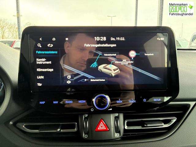 Hyundai i30 Kombi Style 1.5 T-GDI mHEV 140PS 6MT / PDC V.&H. m. Kamera Sitz + Lenkradheizung Keyless LED Alu 16 