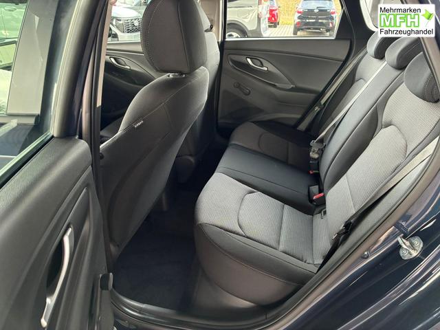 Hyundai i30 Kombi Comfort 1.0 GDI 100PS 6MT Navi / PDC V&H. m. Kamera LED Nebel 