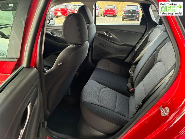 Hyundai i30 Kombi Style 1.5 T-GDI mHEV 140PS 6MT / PDC V. & H. m. Kamera LED Navi Alu 16 
