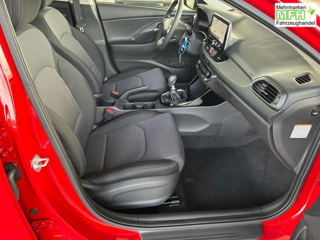 Hyundai i30 Kombi Style 1.5 T-GDI mHEV 140PS 6MT / PDC V. & H. m. Kamera LED Navi Alu 16 