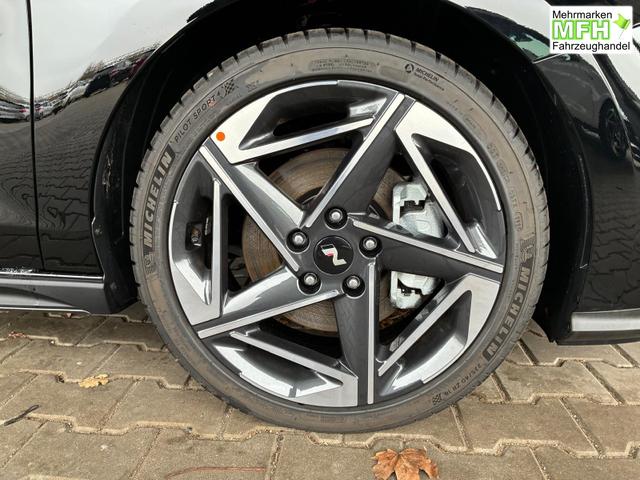 Hyundai i30 N-Line Fastback DCT 1.5 T-GDI mHev / Navi ACC Sitz & Lenkradheizung LED Alu 18" 