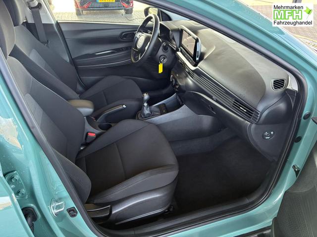 Hyundai BAYON Comfort 1.2 GDI 79 PS 5MT / LED Tempomat Navi R&uuml;ckfahrkamera Alu 16" 