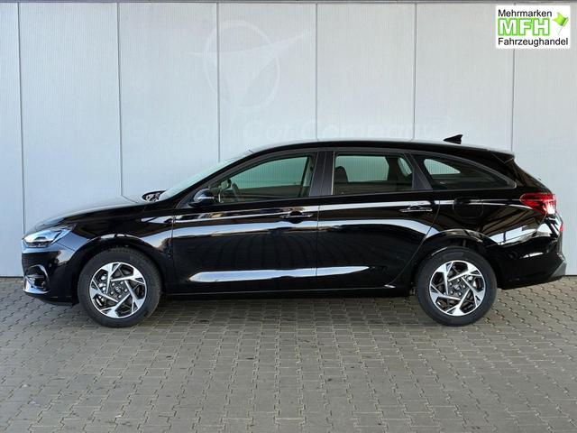 Hyundai i30 Kombi Comfort 1.5 GDI 95PS 6MT Navi / PDC V&H. m. Kamera LED Nebel 15'' LM 