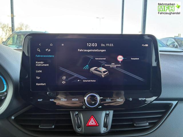 Hyundai i30 Kombi Comfort 1.5 GDI 95PS 6MT Navi / PDC V&H. m. Kamera LED Nebel 15'' LM 