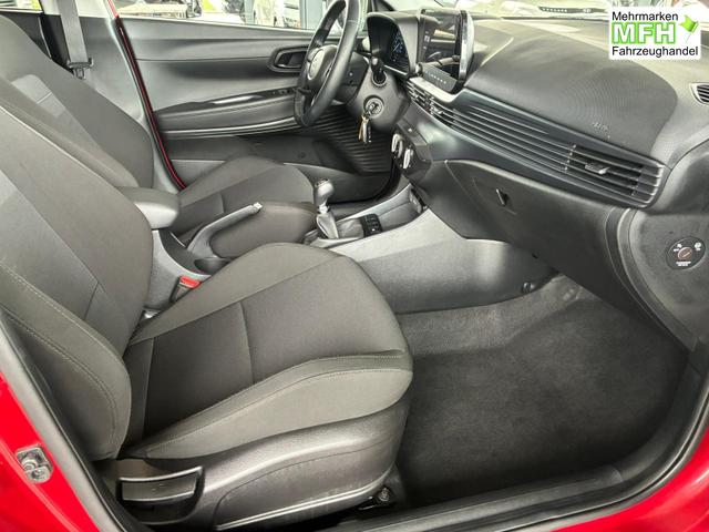 Hyundai BAYON Comfort 1.2 GDI 79 PS 5MT / LED Tempomat Navi R&uuml;ckfahrkamera Alu 16" 