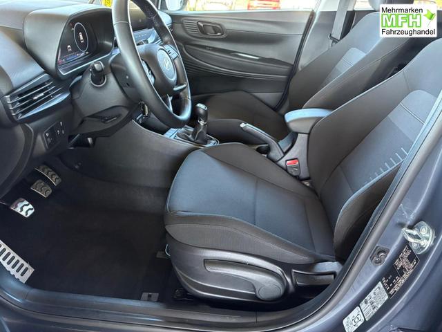 Hyundai BAYON Comfort 1.2 GDI 79 PS 5MT / LED Tempomat Navi R&uuml;ckfahrkamera Alu 16" 