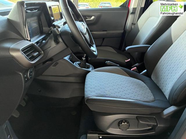 Ford Tourneo Courier Titanium 1.0 Ecoboost / PDC V&H +Kamera Shz vo AHK fest Alu 16" 
