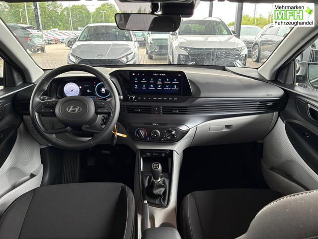 Hyundai i20 Pure 1.2 MPI / Navi PDC Hinten + Kamera Abgedunkelte Scheiben Tempomat Alu 16" 
