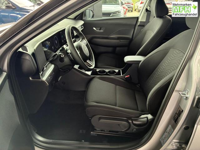 Hyundai KONA Comfort Plus 1.6 T-GDI DCT 4WD / Navi ACC Keyless Sitz + Lenkradheiz. LED Alu 18" 