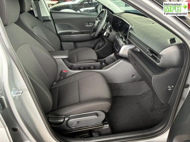 Hyundai KONA Comfort Plus 1.6 T-GDI DCT 4WD / Navi ACC Keyless Sitz + Lenkradheiz. LED Alu 18" 