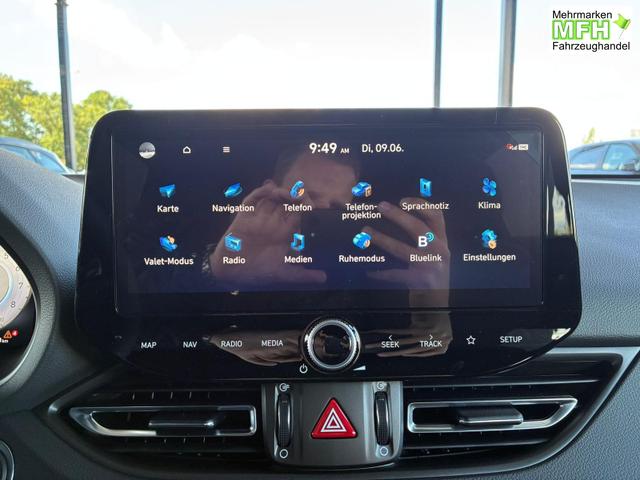 Hyundai i30 Kombi Comfort Plus 1.0 TGDI / Keyless Totwinkelassis. PDC V&H + Kamera Sitz Lenkradheizung LED Alu 17'' 