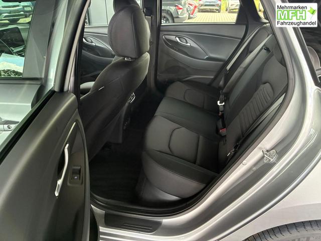 Hyundai i30 Comfort Plus 1.0 TGDI DCT / Navi ACC LED Sitz & Lenkr.Heiz PDC V&H.m.Kamera Alu 17 