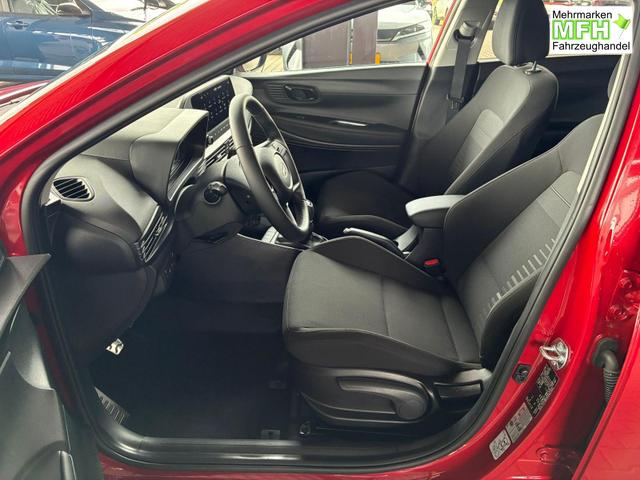 Hyundai BAYON Comfort Plus 1.2 MPI / Navi PDC m. Kamera Klimaautom./ LED Sitz & Lenkr.Heiz/ Alu16 