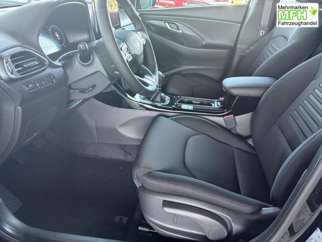 Hyundai i30 Comfort Plus 1.0 T-GDI Navi / PDC V+H mit Kamera Shz Vorne LED Alu 17'' 