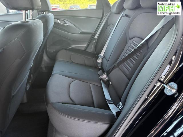 Hyundai i30 Comfort Plus 1.0 T-GDI Navi / PDC V+H mit Kamera Shz Vorne LED Alu 17'' 