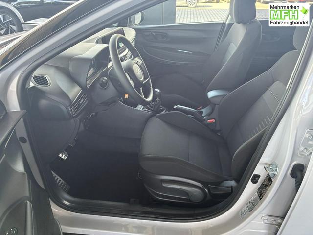 Hyundai BAYON Comfort Plus 1.2 MPI / Navi PDC m. Kamera Klimaautom./ LED Sitz & Lenkr.Heiz/ Alu16 