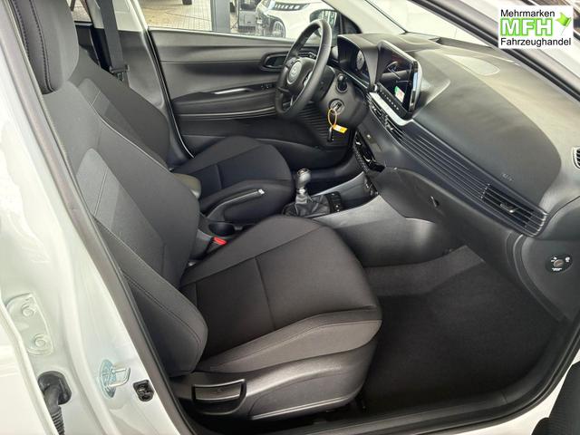 Hyundai BAYON Comfort Plus 1.2 MPI / Navi PDC m. Kamera Klimaautom./ LED Sitz & Lenkr.Heiz/ Alu16 