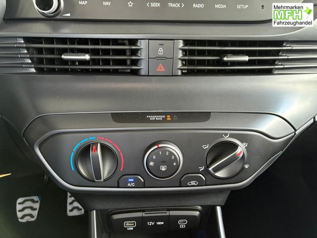 Hyundai BAYON Blackline 6MT / PDC m. Kamera Sitz & Lenkr.Heiz./ LED Privasy ALU16 