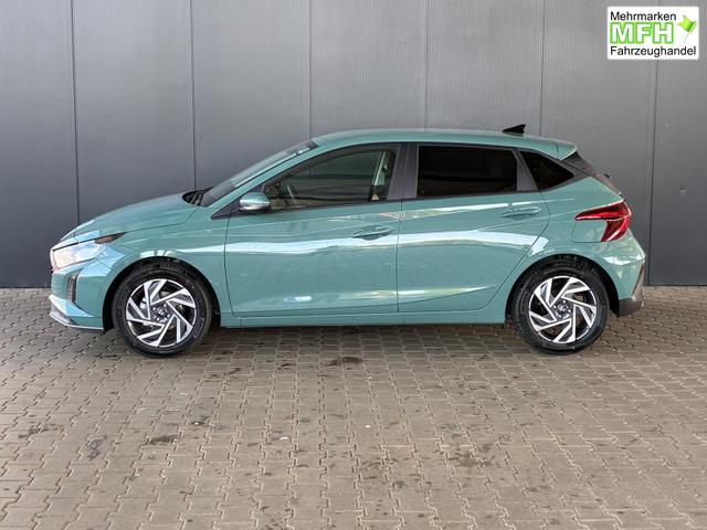Hyundai i20 Pure 1.2 MPI / Navi PDC Hinten + Kamera Abgedunkelte Scheiben Tempomat Alu 16" 