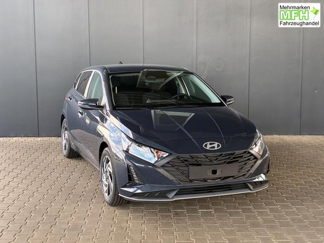 Hyundai i20 Pure 1.2 MPI / Navi PDC Hinten + Kamera Abgedunkelte Scheiben Tempomat Alu 16" 