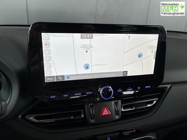 Hyundai i30 Kombi Comfort Plus 1.0 TGDI DCT / Navi Sitz + Lenkradheizung PDC V&H Kamera LED Alu 17" 