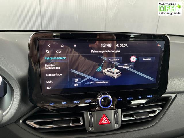 Hyundai i30 Kombi Comfort Plus 1.0 TGDI DCT / Navi Sitz + Lenkradheizung PDC V&H Kamera LED Alu 17" 