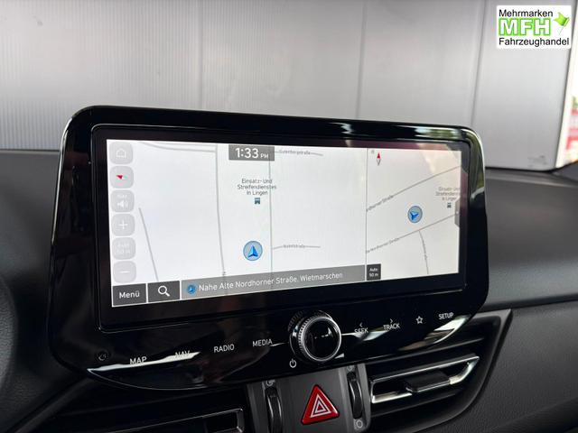 Hyundai i30 Kombi Comfort Plus 1.0 TGDI DCT/ Navi / Sitz + Lenkradheizung PDC V&H Kamera LED Alu 17" 