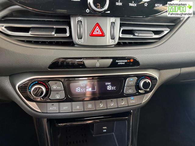 Hyundai i30 Kombi Comfort Plus 1.0 TGDI DCT/ Navi / Sitz + Lenkradheizung PDC V&H Kamera LED Alu 17" 