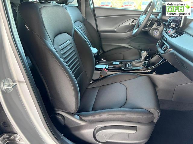 Hyundai i30 Kombi Comfort Plus 1.0 TGDI DCT Navi/ Adaptiver Tempomat/ Totwinkel Assistent/ Alu 17" 