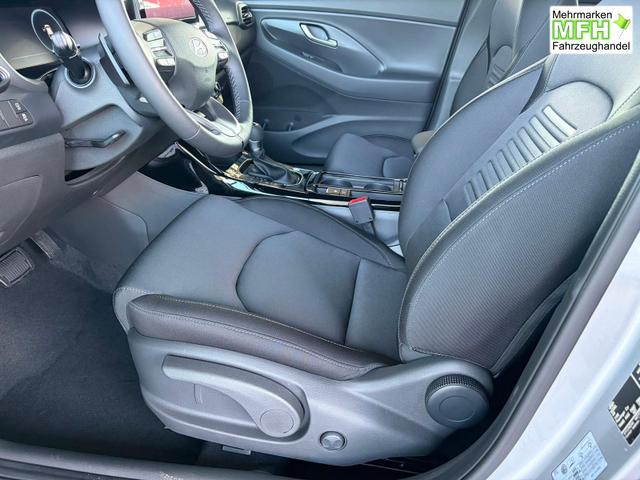 Hyundai i30 Kombi Comfort Plus 1.0 T-GDI DCT Navi/ Totwinkel Assistent/ PDC V&H + Kamera/ Alu 17" 