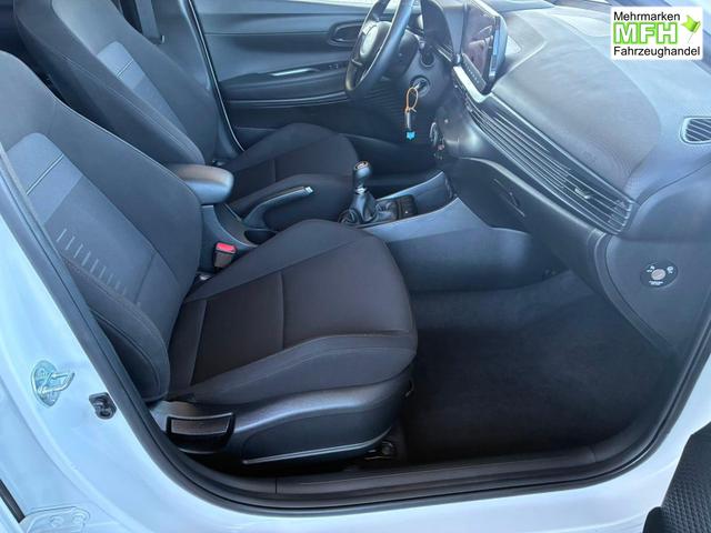 Hyundai BAYON Comfort 1.2 GDI 79 PS 5MT / LED Tempomat Navi R&uuml;ckfahrkamera Alu 16" 