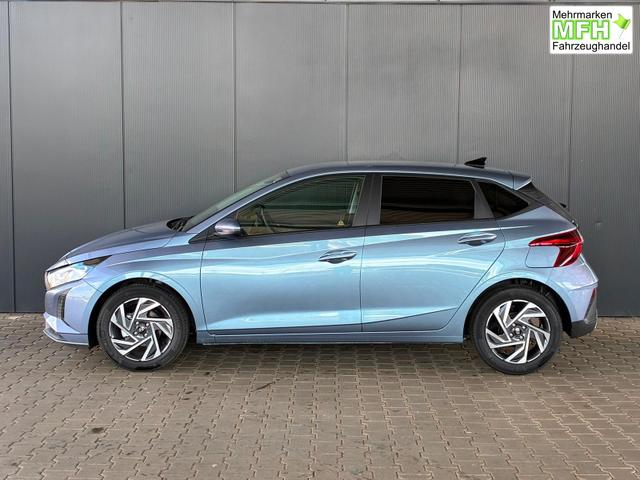 Hyundai i20 Pure 1.2 MPI / Navi PDC Hinten + Kamera Abgedunkelte Scheiben Tempomat Alu 16" 
