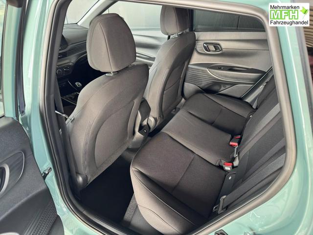 Hyundai i20 Smart 1.0 T-GDi 90PS 6MT Black Pack / Kamera Navi Fernlichtassistent Spurhalteassistent Tempomat Sitz + Lenkradheizung 