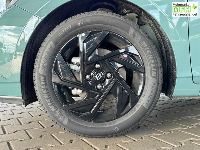Hyundai i20 Smart 1.0 T-GDi 90PS 6MT Black Pack / Kamera Navi Fernlichtassistent Spurhalteassistent Tempomat Sitz + Lenkradheizung 