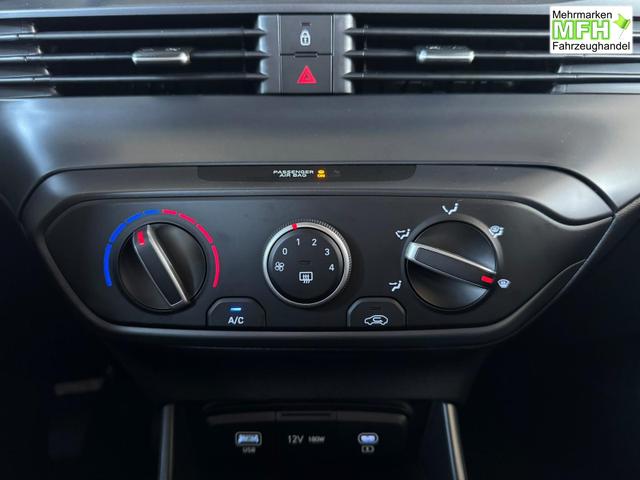 Hyundai i20 Smart 1.0 T-GDi 90PS 6MT Black Pack / Kamera Navi Fernlichtassistent Spurhalteassistent Tempomat Sitz + Lenkradheizung 