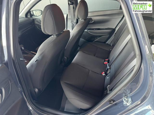 Hyundai i20 Go Plus! 1.0 T-GDI 90PS 7-DCT / Navi Spurhalteassistent /Tempomat Kamera Sitz + Lenkradheizung Alu 16'' 