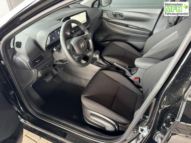Hyundai i20 Go Plus! 1.0 T-GDI 90PS 7-DCT / Navi Spurhalteassistent /Tempomat Kamera Sitz + Lenkradheizung Alu 16'' 