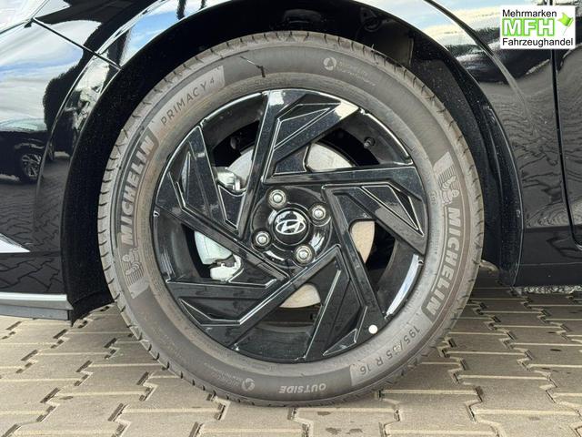 Hyundai i20 Go Plus! 1.0 T-GDI 90PS 7-DCT / Navi Spurhalteassistent /Tempomat Kamera Sitz + Lenkradheizung Alu 16'' 