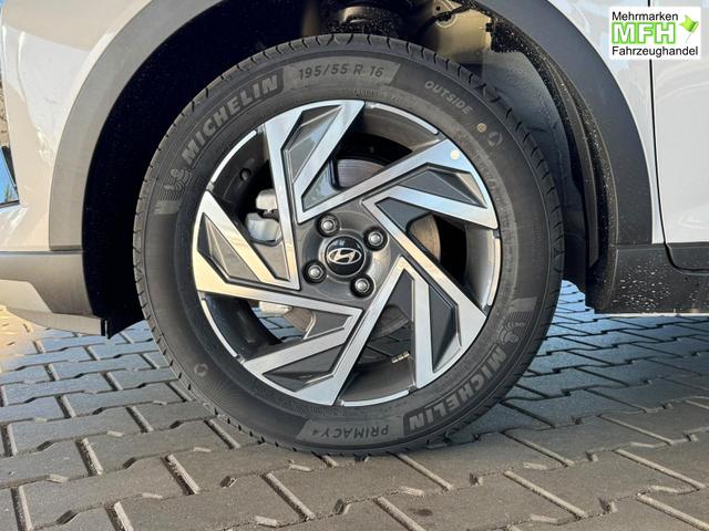 Hyundai BAYON Comfort Plus 1.0 T-GDI 7-DCT AT / Tempomat Kamera Sitz + Lenkradheizung Navi Alu 16'' 