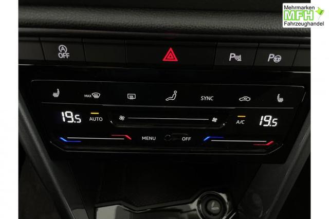 Volkswagen T-Roc 1.5 TSI Style *AHK*NAVI*ACC*LED*SHZ*PDC* 