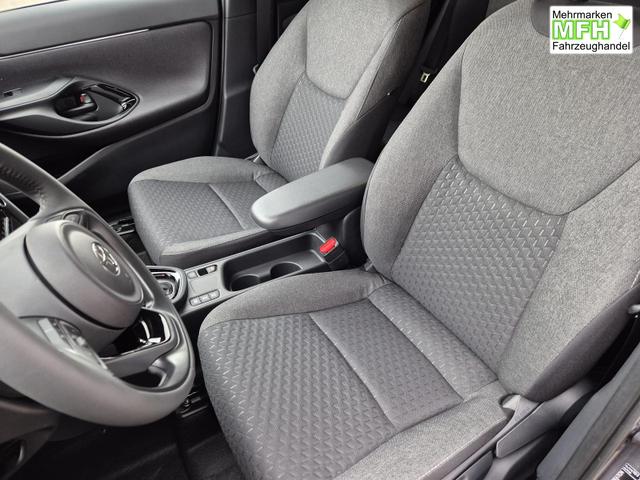 Toyota Yaris Cross 1.5VVT-iE 130PS Automatik Teamplayer Klimaautomatik Sitzheizung Lenkradheizung PDC v+h Rückf.Kamera 17-LM abged.Scheiben 2xKeyless DAB+ Bluetooth Touchscreen Apple CarPlay Android Auto 