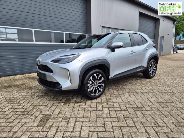 Toyota Yaris Cross 1.5VVT-iE 130PS Automatik Teamplayer Klimaautomatik Sitzheizung Lenkradheizung PDC v+h Rückf.Kamera 17-LM abged.Scheiben 2xKeyless DAB+ Bluetooth Touchscreen Apple CarPlay Android Auto 