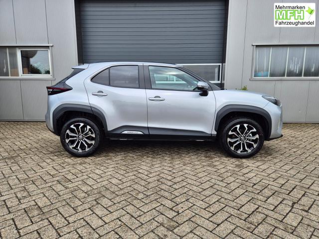 Toyota Yaris Cross 1.5VVT-iE 130PS Automatik Teamplayer Klimaautomatik Sitzheizung Lenkradheizung PDC v+h Rückf.Kamera 17-LM abged.Scheiben 2xKeyless DAB+ Bluetooth Touchscreen Apple CarPlay Android Auto 