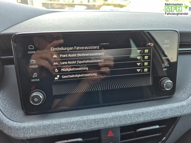 Skoda Kamiq 1.0 TSI 115PS DSG Selection Matrix-LED Sitzheizung Garantieverl&auml;ngerung Klimaautomatik Parksensoren Skoda-Radio drahtlos Apple CarPlay + Android Auto Digital Cockpit Tempomat abg.Scheiben 