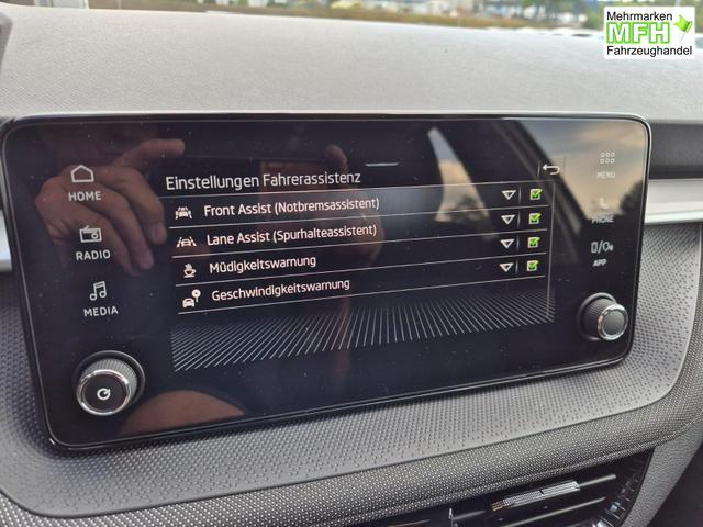 Skoda Fabia 1.0 TSI 115PS DSG Selection 5-türig Rückf.Kamera Parksensoren Sitzheizung Multifunktionslenkrad Klima Skoda-Radio Bluetooth Touchscreen Tempomat Nebelsch. Apple CarPlay + Android Auto 