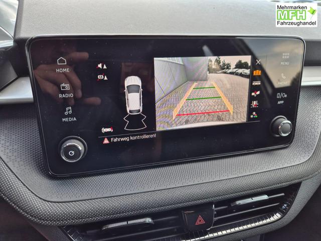 Skoda Fabia 1.0 TSI 115PS DSG Selection 5-türig Rückf.Kamera Parksensoren Sitzheizung Multifunktionslenkrad Klima Skoda-Radio Bluetooth Touchscreen Tempomat Nebelsch. Apple CarPlay + Android Auto 