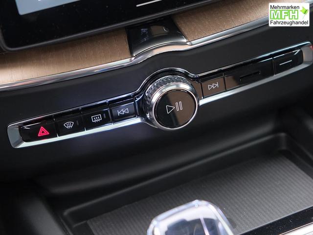 Volvo XC60 T6 Ultra AWD PHEV 350PS Automatik FACELIFT elektr. PanoDach Nordico-Polsterung 360&deg;Kamera PDC v+h ACC el.Heckklappe Harman/Kardon-Sound Klimaautomatik Standheizung Sitzheizung Lenkradheizung Frontscheibe beheizb. Navi 