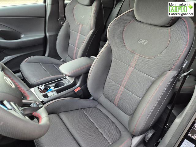 Hyundai i30 Kombi 1.6 T-GDI 150PS Automatik N-Line MY2026 Sitzheizung Lenkradheizung Klimaautomatik Navi 10,3"-Touchscreen Bluelink Apple CarPlay + Android Auto PDC v+h R&uuml;ckf.Kamera 18-LM 