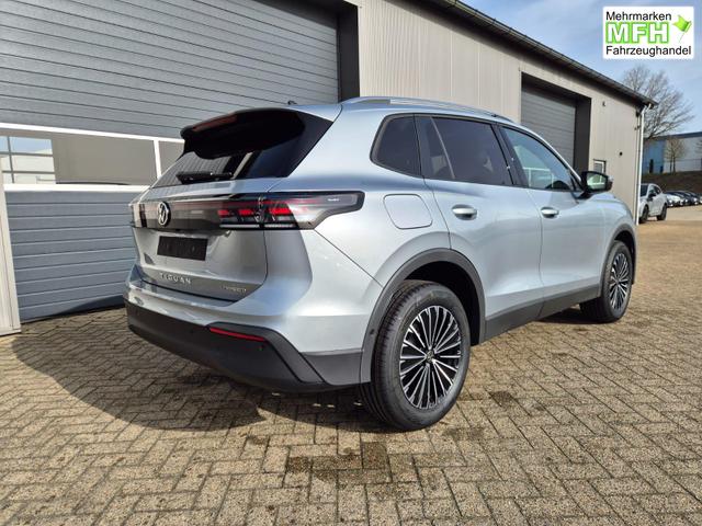Volkswagen Tiguan Life 1,5 l eHybrid OPF 204PS DSG Design Paket "Dark" LED-Plus-Scheinw. elektr. Heckklappe Sitzheizung v+h Lenkradheizung R&uuml;ckf.Kamera Klimaautomatik VW-Radio Bluetooth wireless Apple CarPlay + Android Auto PDC ACC 2xKeyless Digital Cockpit 